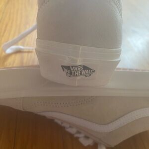 Vans Women's Sneakers - White